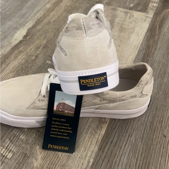Pendleton Sneaker women’s size 11 NWT - Picture 2 of 2